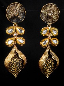 Kundan Earrings with Meenakari Work